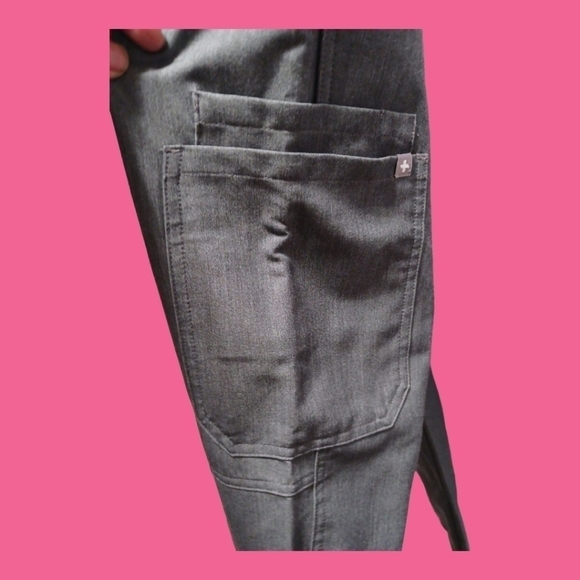 Figs kade cargo scrub pants size xsmall gray color - Picture 3 of 11